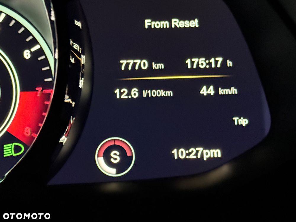 Aston Martin Vantage - 25