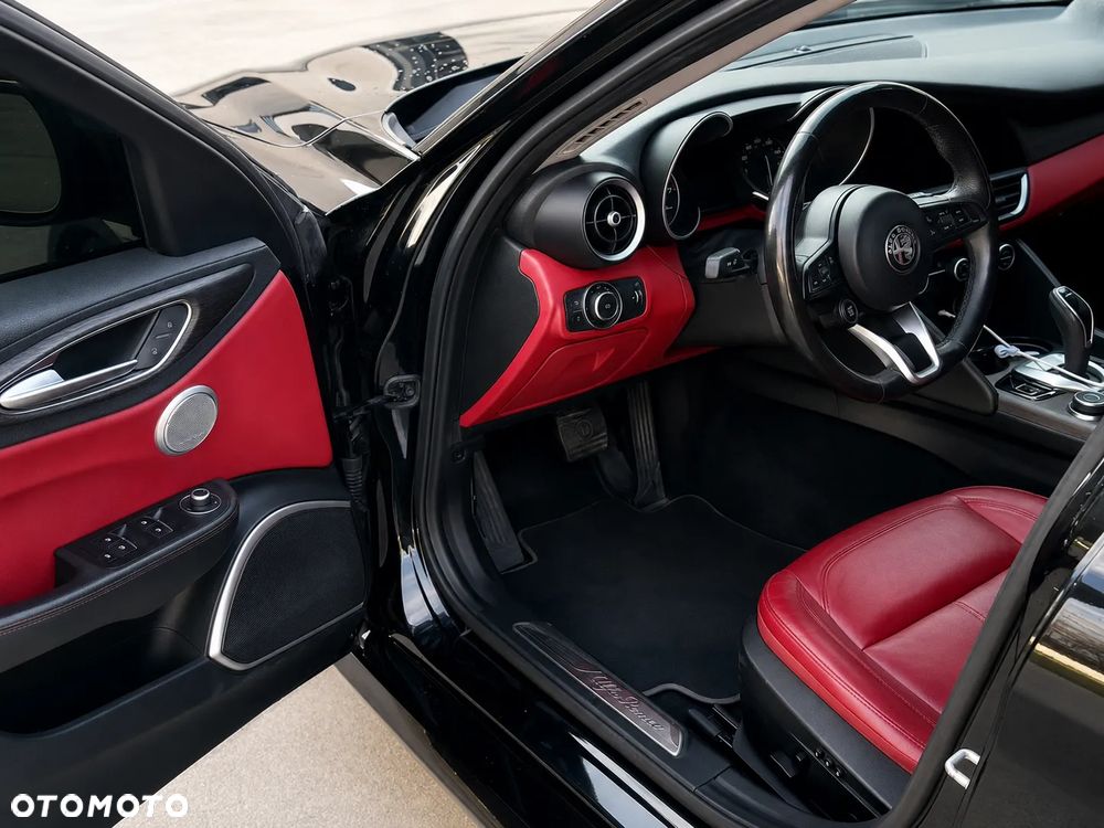 Alfa Romeo Giulia 2.0 Turbo 16V AT8 Executive - 11