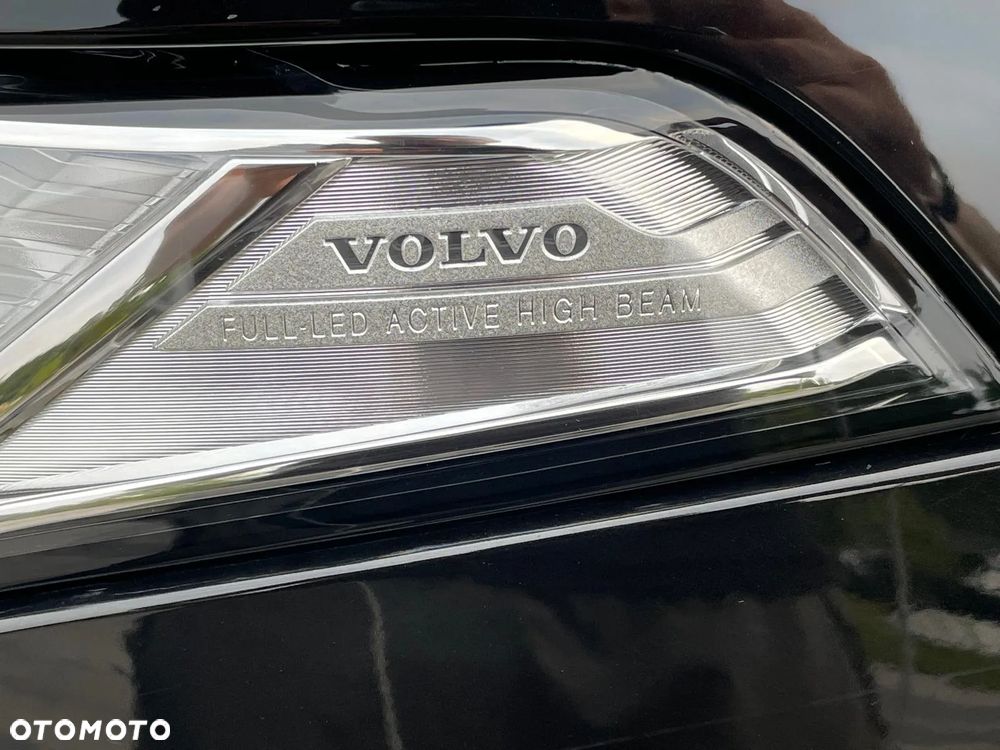 Volvo XC 90 T8 AWD Plug-In Hybrid Ultimate Dark 7os - 12