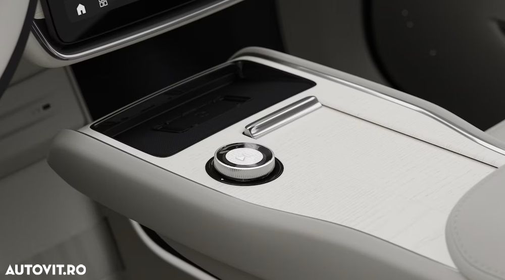 Volvo EX90 - 10