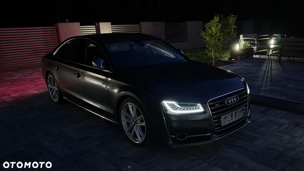 Audi S8 - 38
