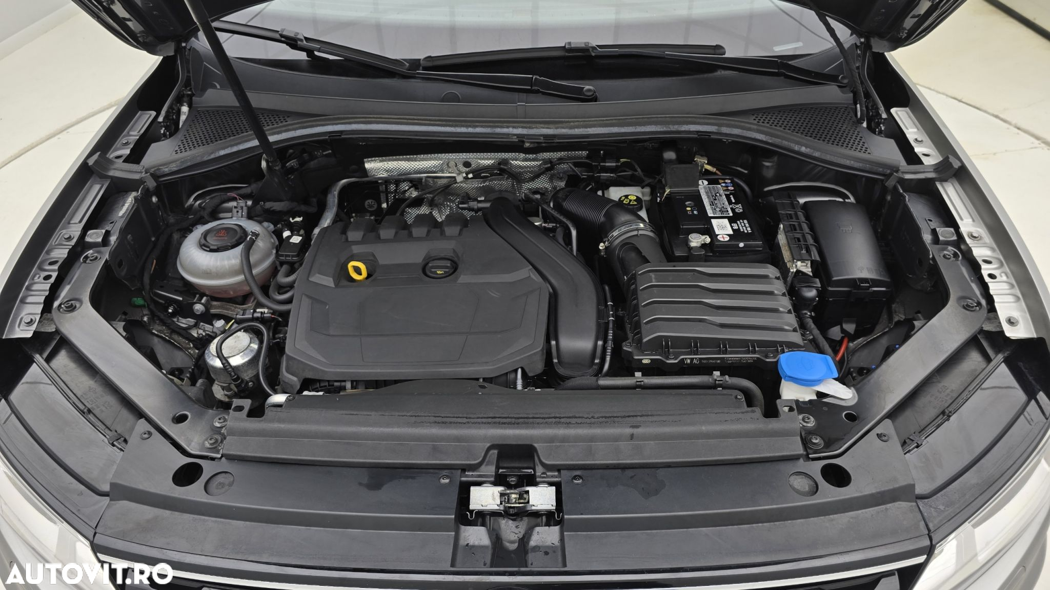 Volkswagen Tiguan - 24