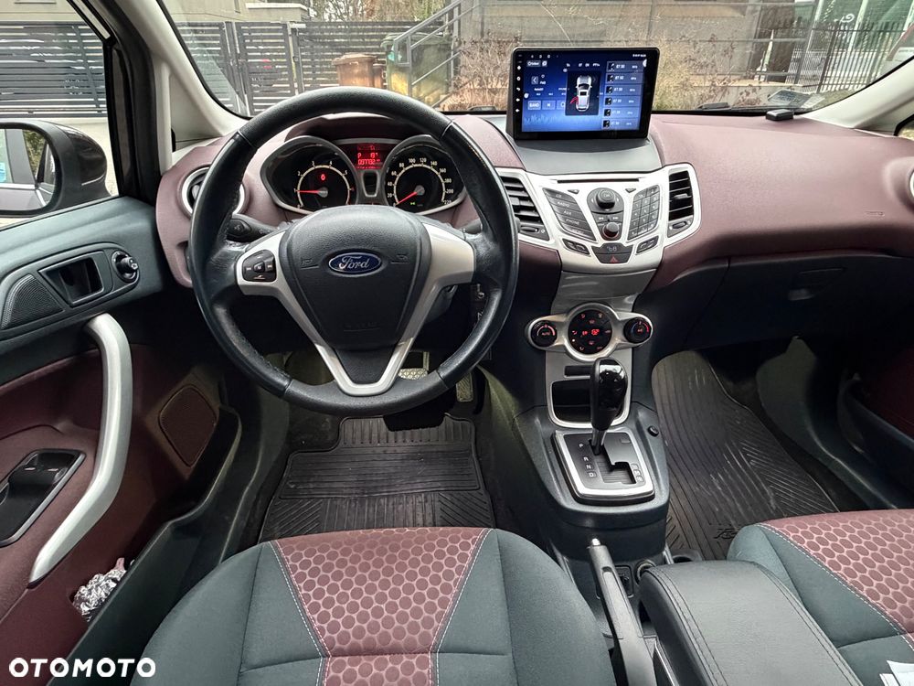 Ford Fiesta 2010 photo 3