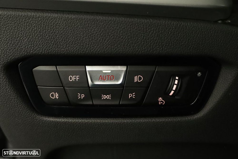 BMW 320 e Touring Auto - 20