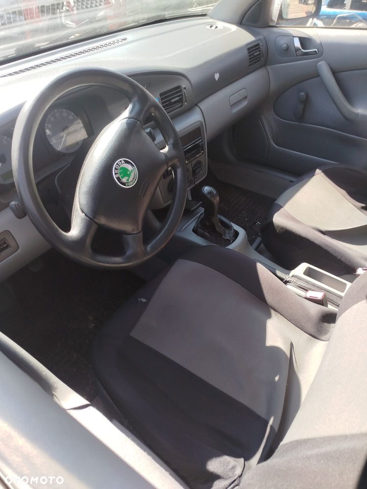 Skoda Octavia 1 na części - 4