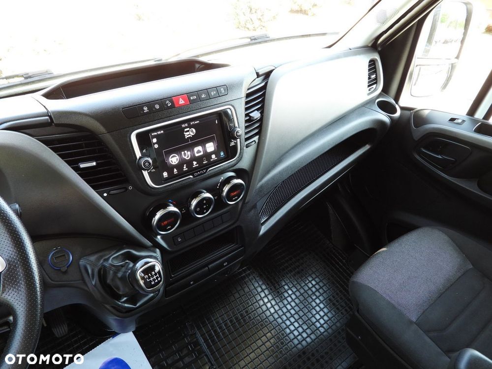 Iveco DAILY 35S18 PLANDEKA 10 PALET TEMPOMAT NAWIGACJA LEDY KLIMATYZACJA  180KM - 30