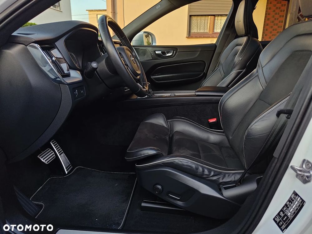 Volvo XC 60 T5 R-Design - 17
