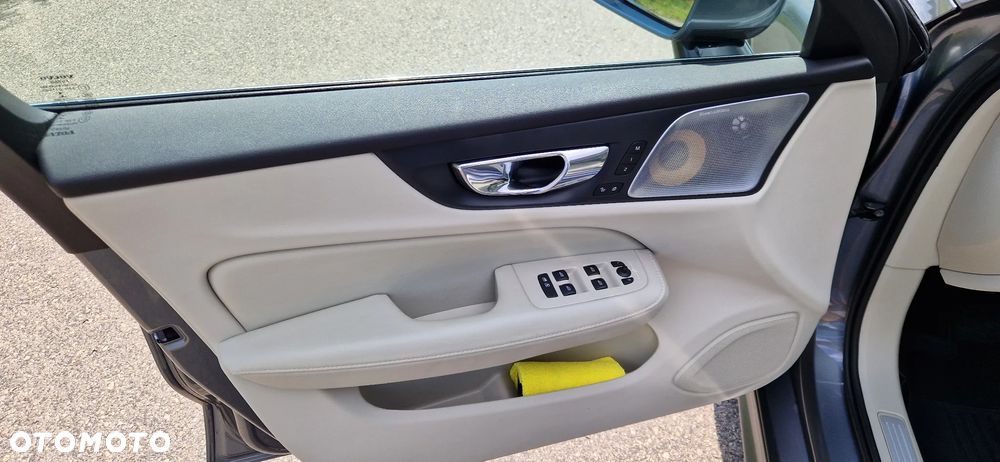 Volvo V60 T6 GPF AWD Inscription - 11