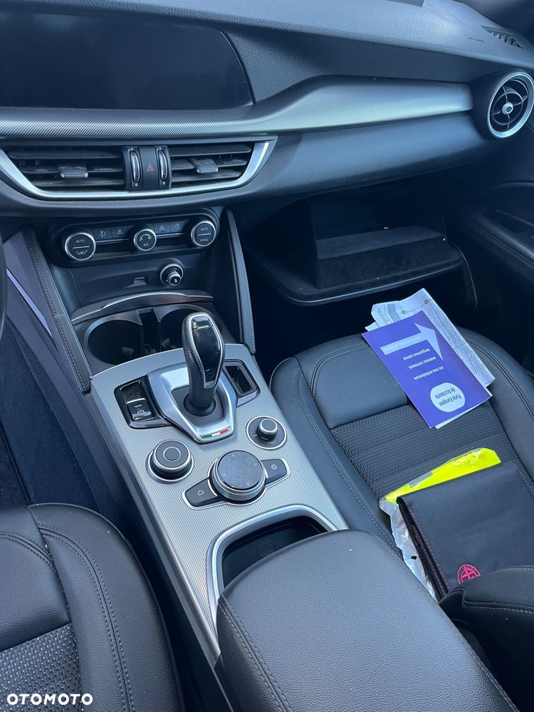 Alfa Romeo Stelvio 2.0 Turbo 16V AT8-Q4 - 13