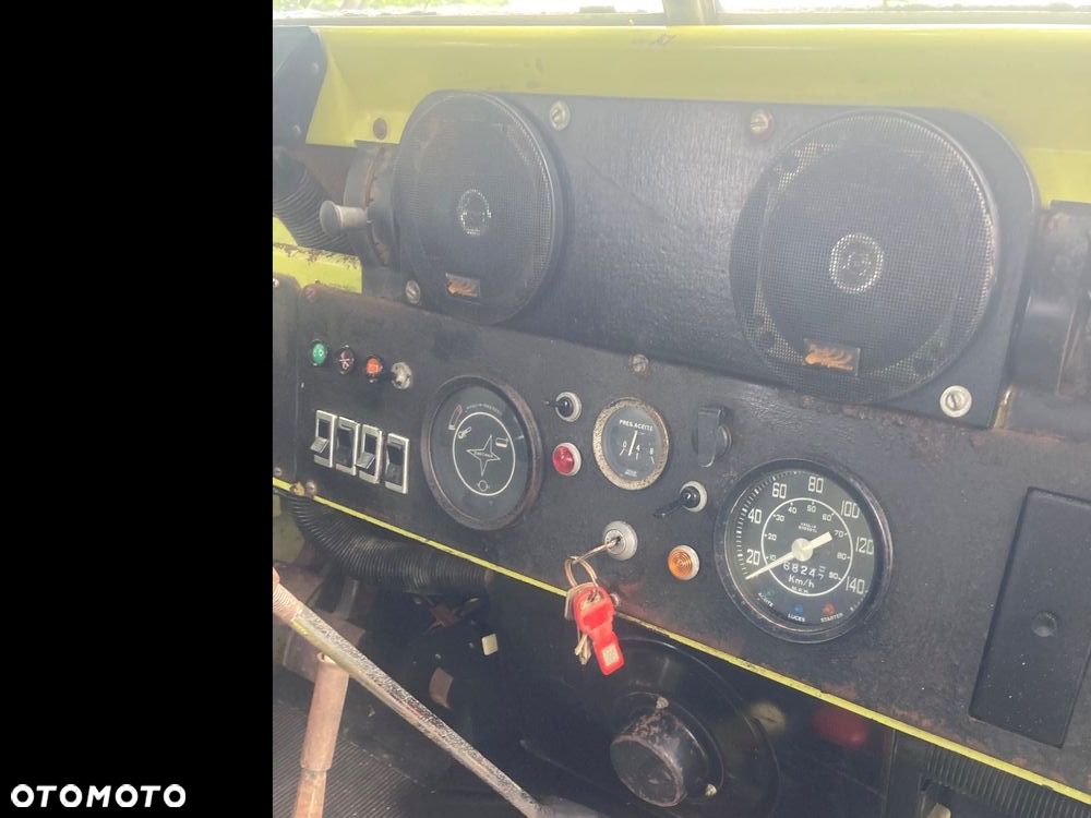 Land Rover Defender - 6