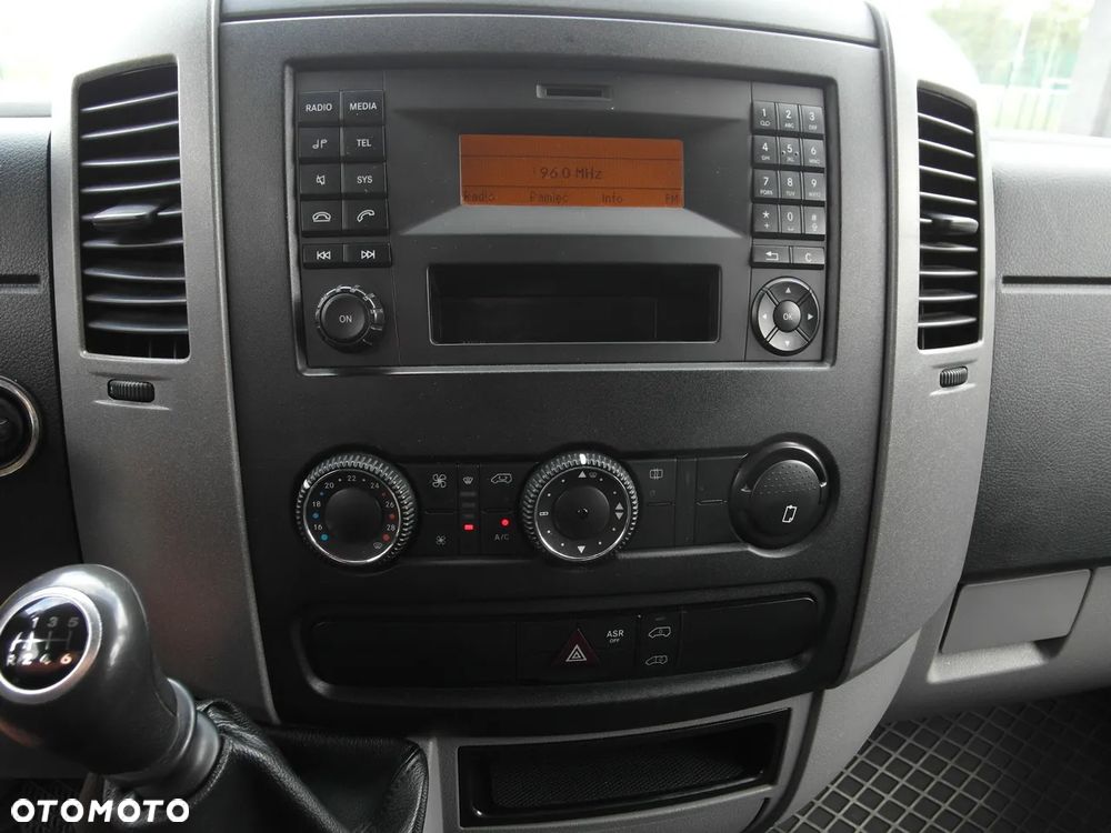 Mercedes-Benz Sprinter - 4