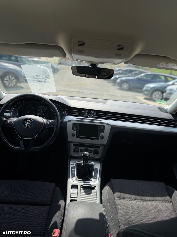 Volkswagen Passat 2.0 TDI Comfortline - 31