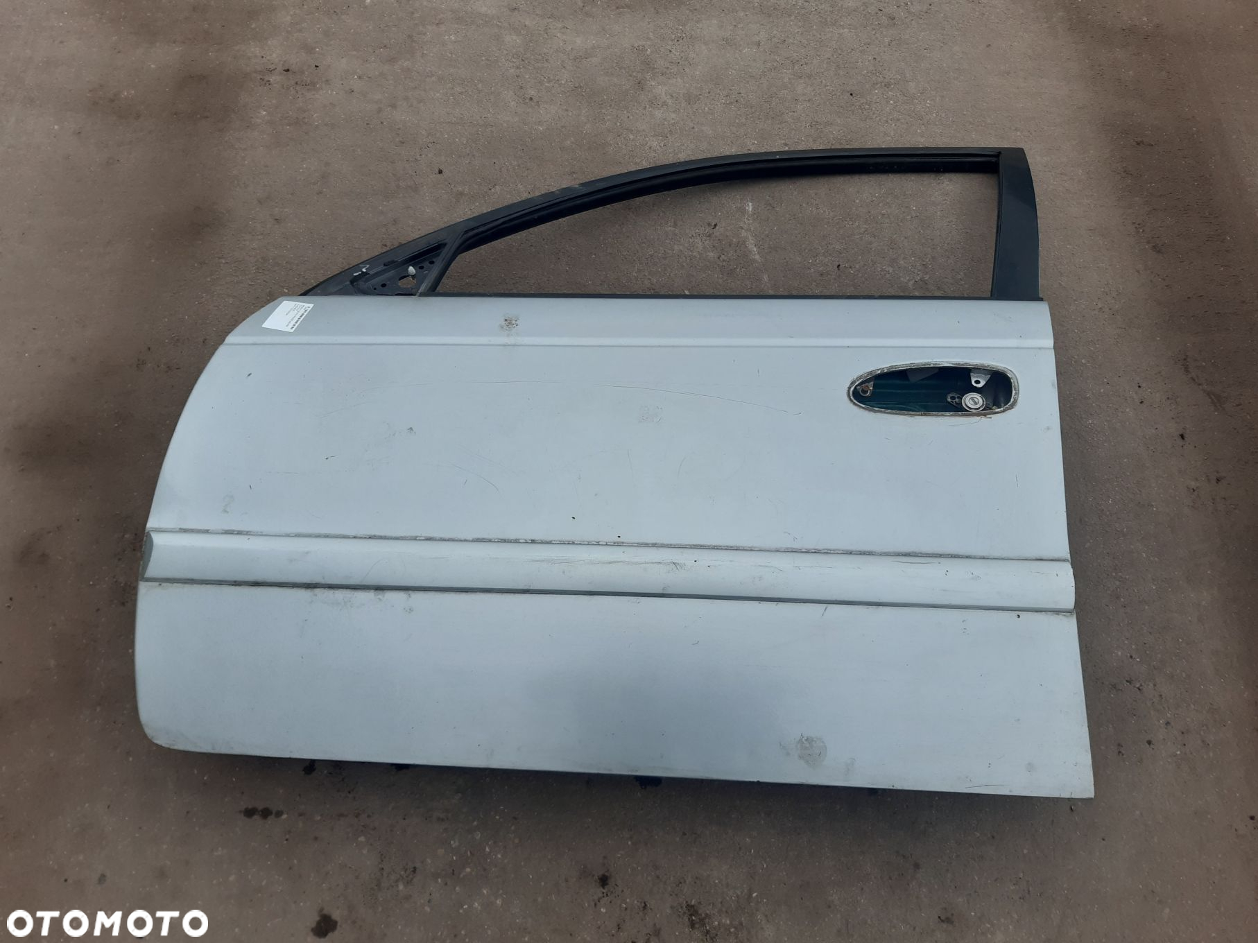 DRZWI LEWY PRZÓD KOMBI

 TOYOTA
 AVENSIS I T22 - 8