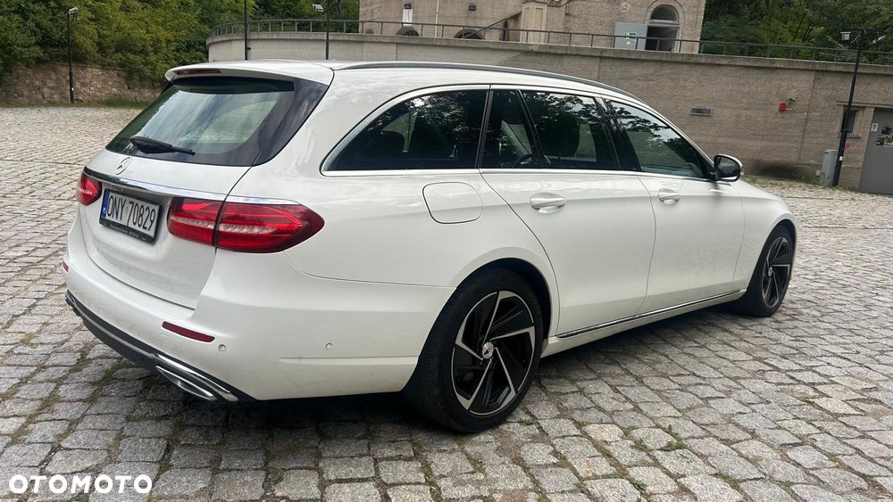 Mercedes-Benz Klasa E 220 d Business Edition 9G-TRONIC - 4