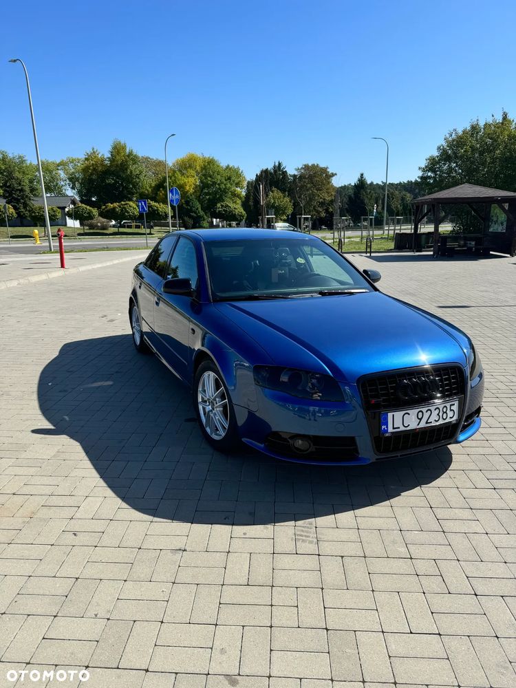Audi A4 Limousine - 1