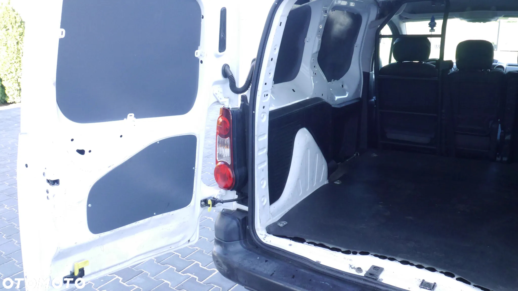 Citroën Berlingo L2 1.6 HDi 90 FAP Niveau A - 32