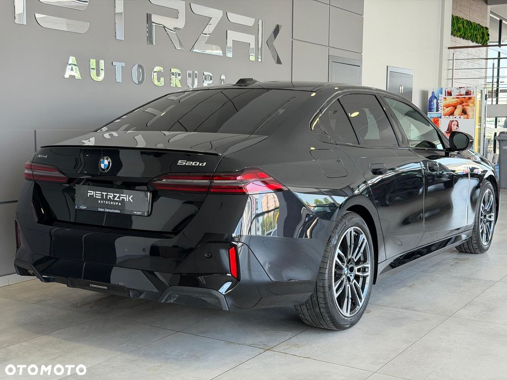 BMW Seria 5 520d xDrive mHEV M Sport - 4