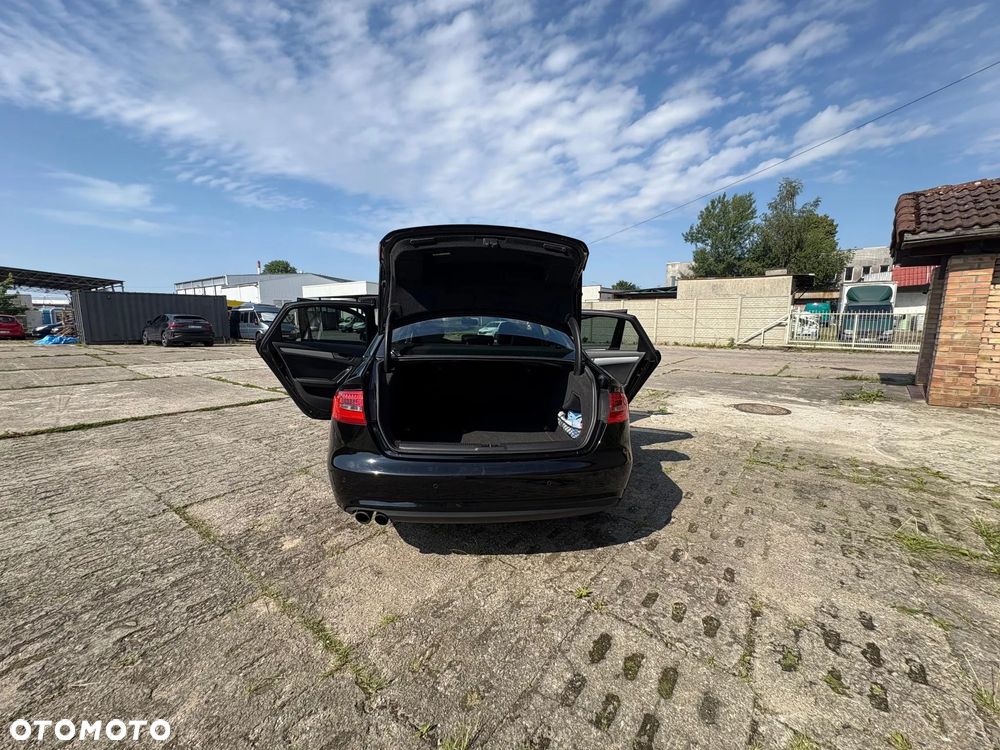 Audi A4 Limousine - 13