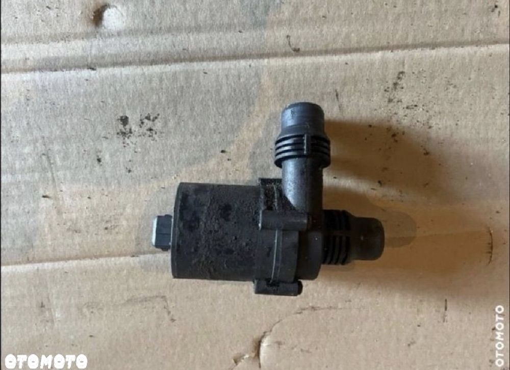 Dodatkowa pompka obiegu wody bmw 7 e65 e66 - 1