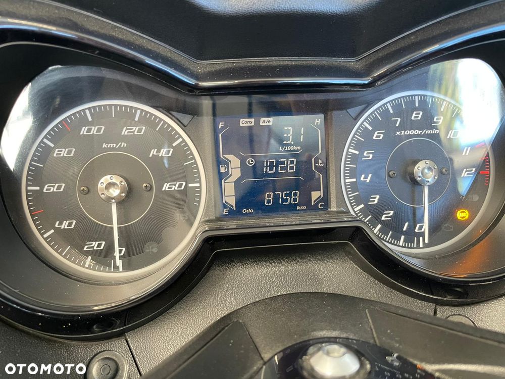 Yamaha X-max - 10