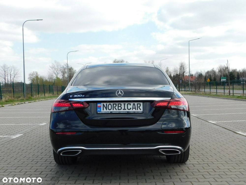 Mercedes-Benz Klasa E - 23