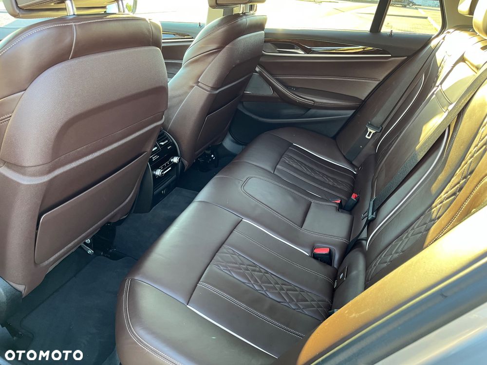 BMW Seria 5 540i xDrive GPF Luxury Line - 15