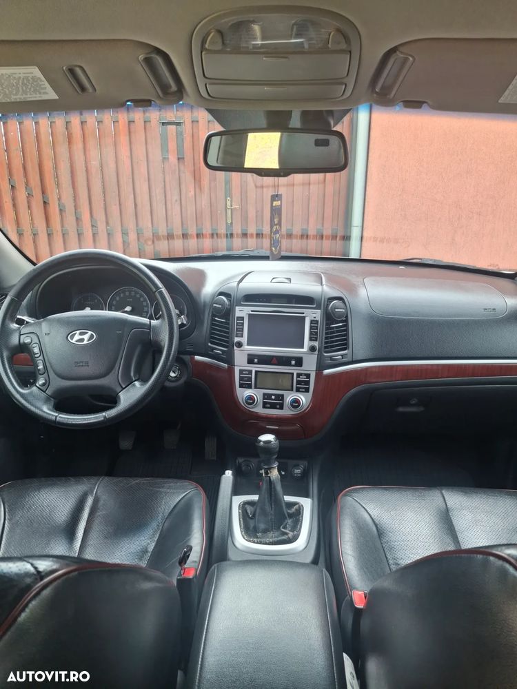Hyundai Santa Fe 2.2 DSL VGT 5 SEATS 2WD MT CLASSIC - 3