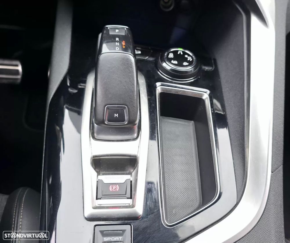 Peugeot 5008 1.2 PureTech Allure EAT8 - 20