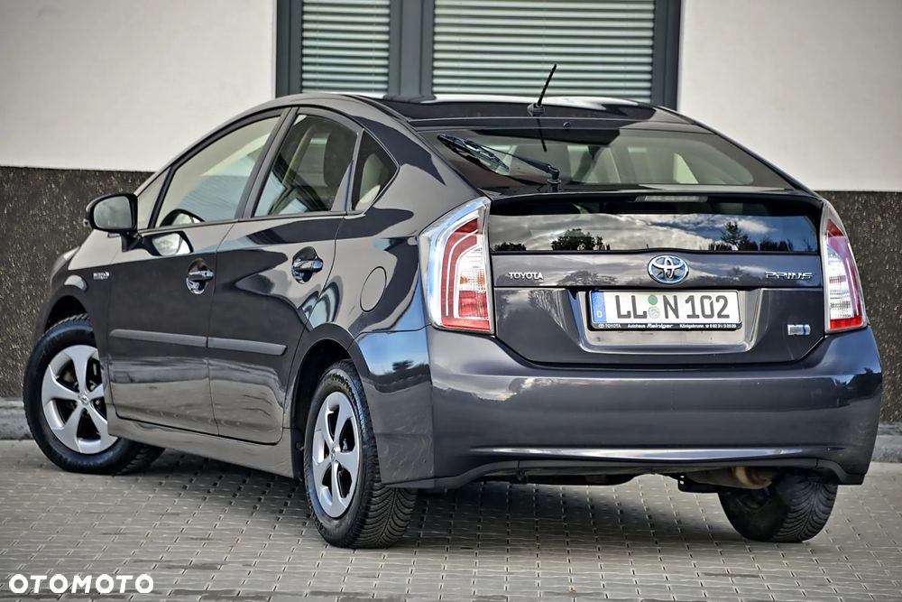 Toyota Prius 1.8 Hybrid Premium - 16