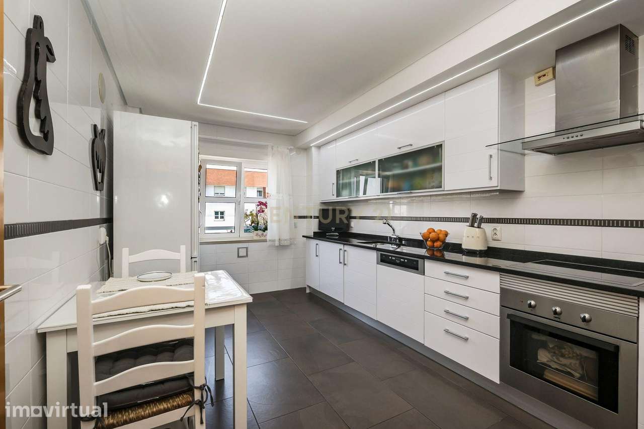 Apartamento T3 renovado nas Casas do Lago, Amadora - Grande imagem: 5/24