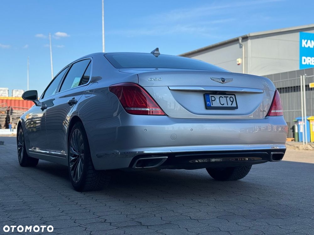 Genesis G90 - 11