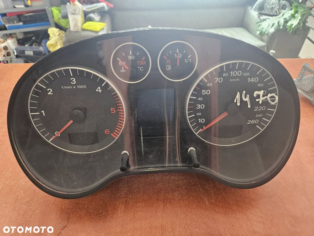 AUDI A3 8P 2.0 TDI ZEGARY LICZNIK EU 8P0920930F - 1