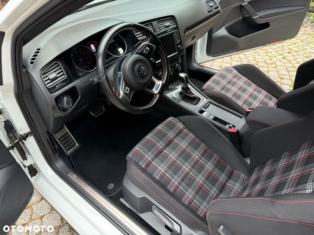Volkswagen Golf GTI Performance BlueMotion Technology DSG - 13