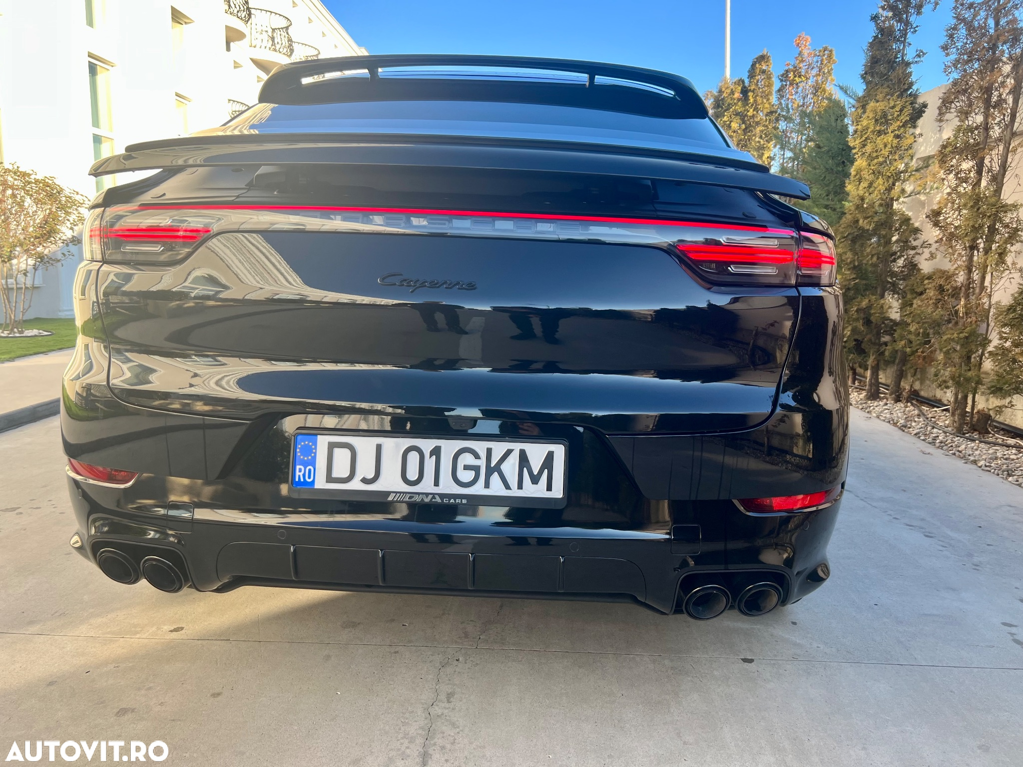 Porsche Cayenne Coupe ver-e--hybrid-tiptronic-s-platinum-edition - 5