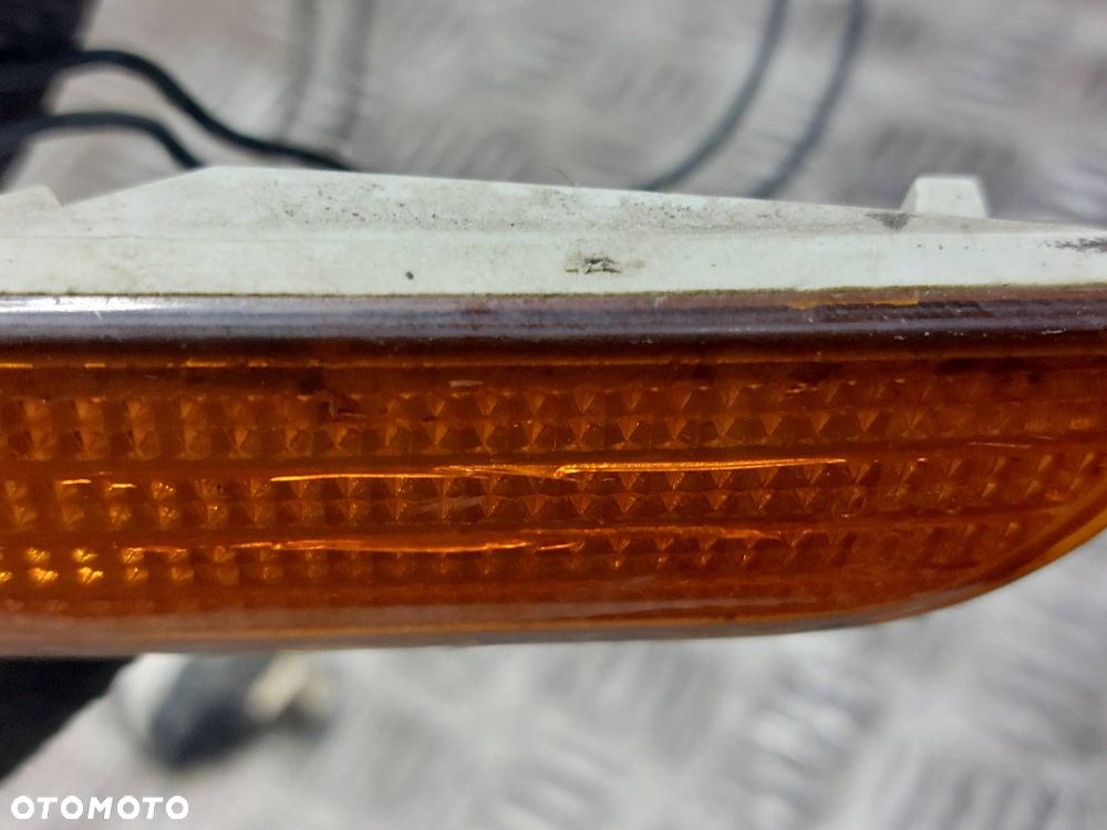 KIERUNKOWSKAZ OBRYSÓWKA ZDERZAKA LEWY PRZÓD VOLVO V40 S40 I LIFT 30621937 - 3