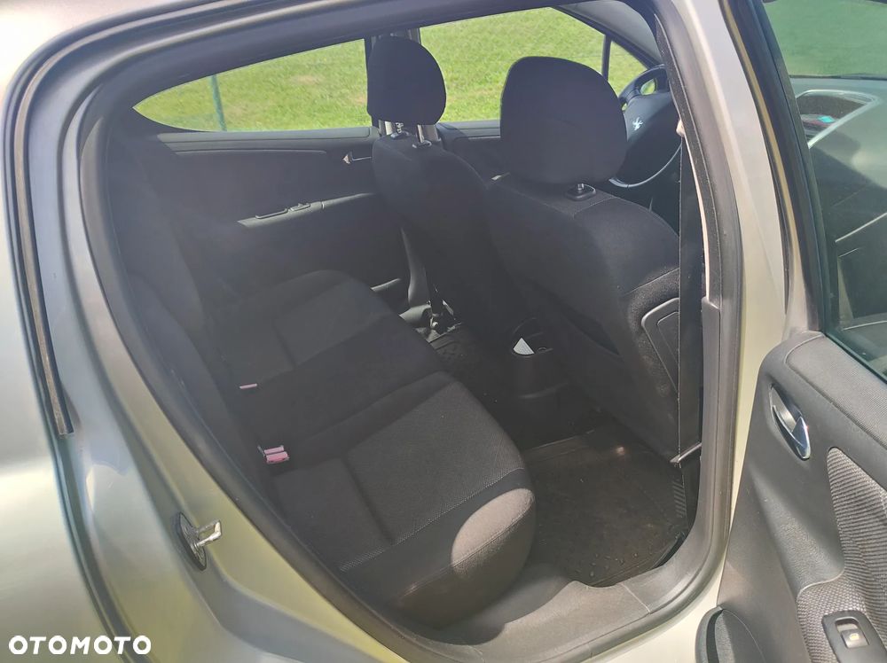Peugeot 207 1.4 - 8
