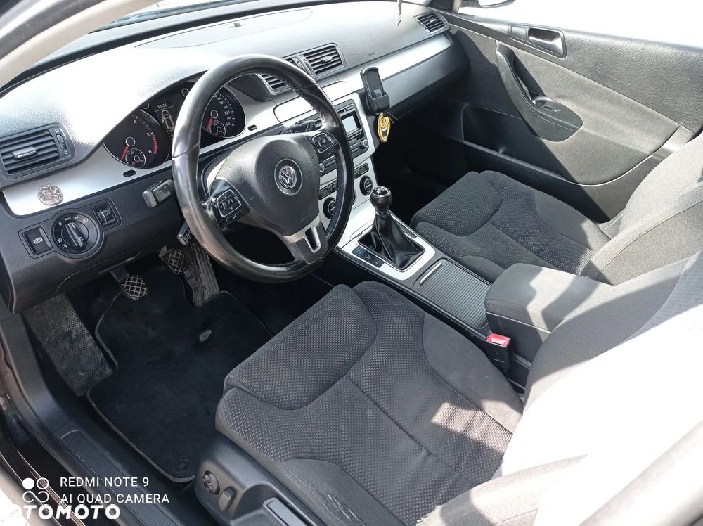 Volkswagen Passat 2.0 TDI Comfortline - 5