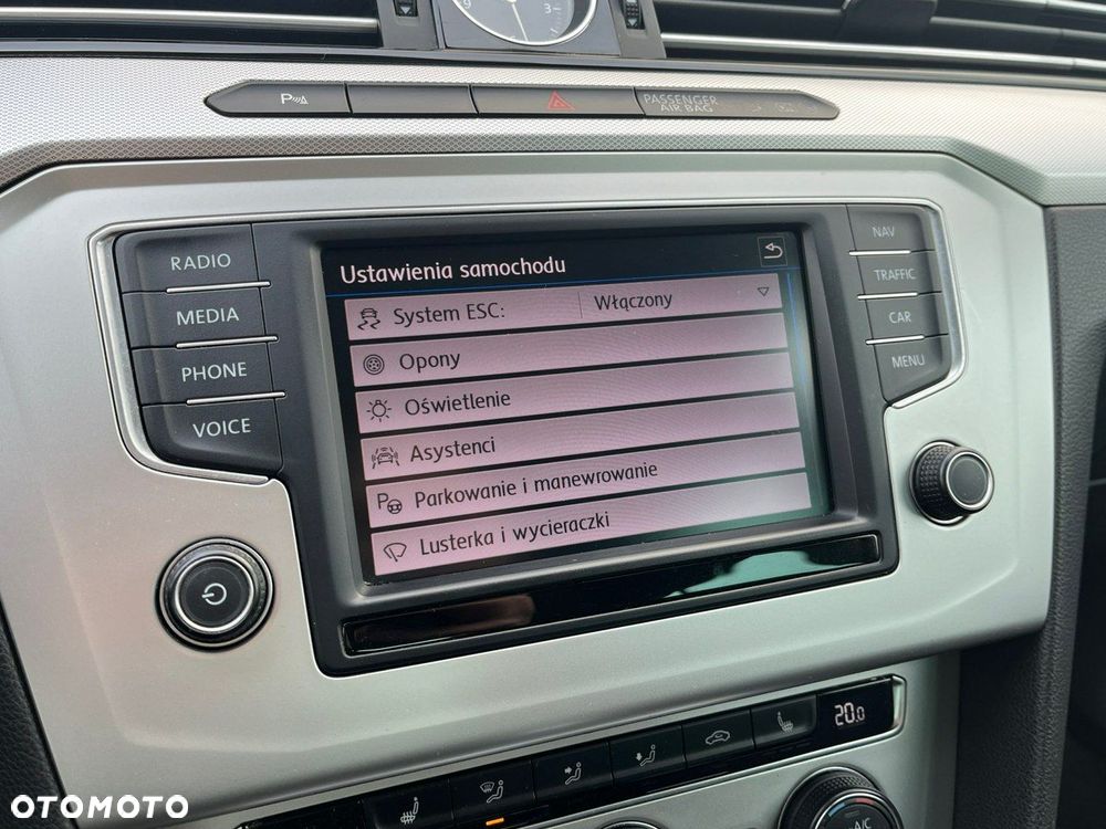 Volkswagen Passat - 24