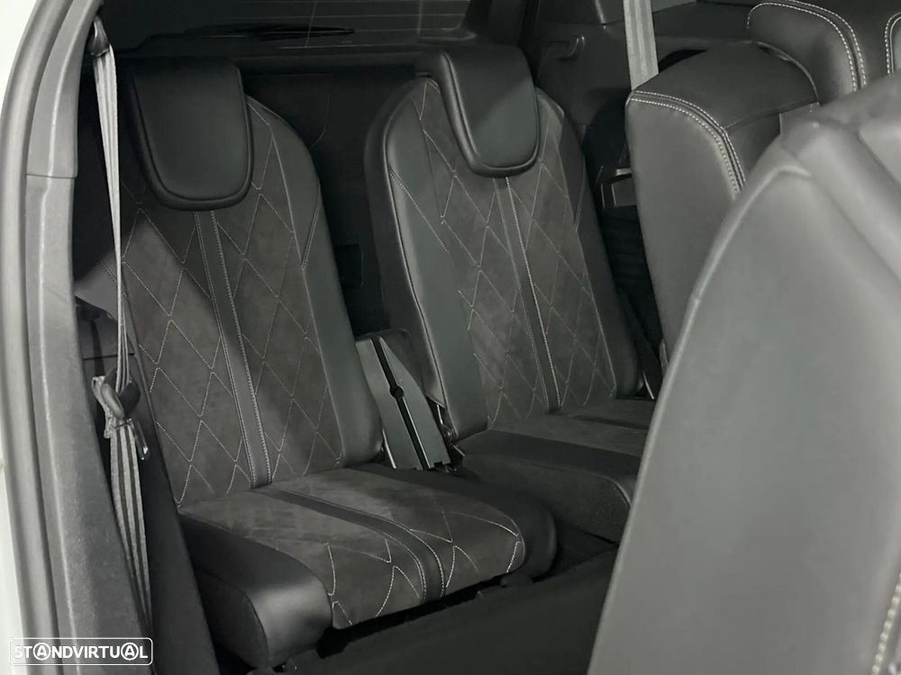 Peugeot 5008 - 8