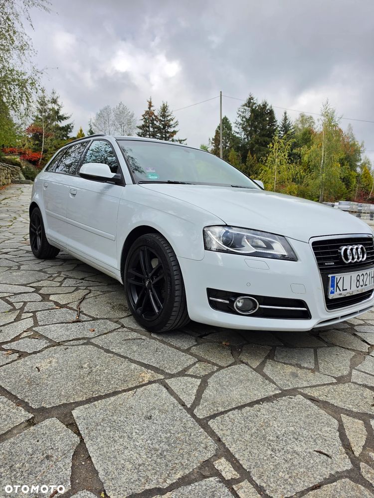 Audi A3 Sportback 2011 photo 2