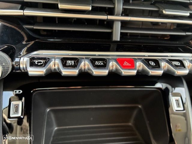 Peugeot 208 1.2 PureTech Active Pack - 33