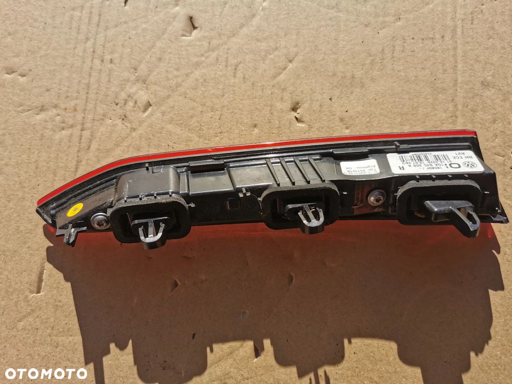 VW ID.3 ID3 Lampa prawy tył tylna prawa w zderzak lampka odblask - 5