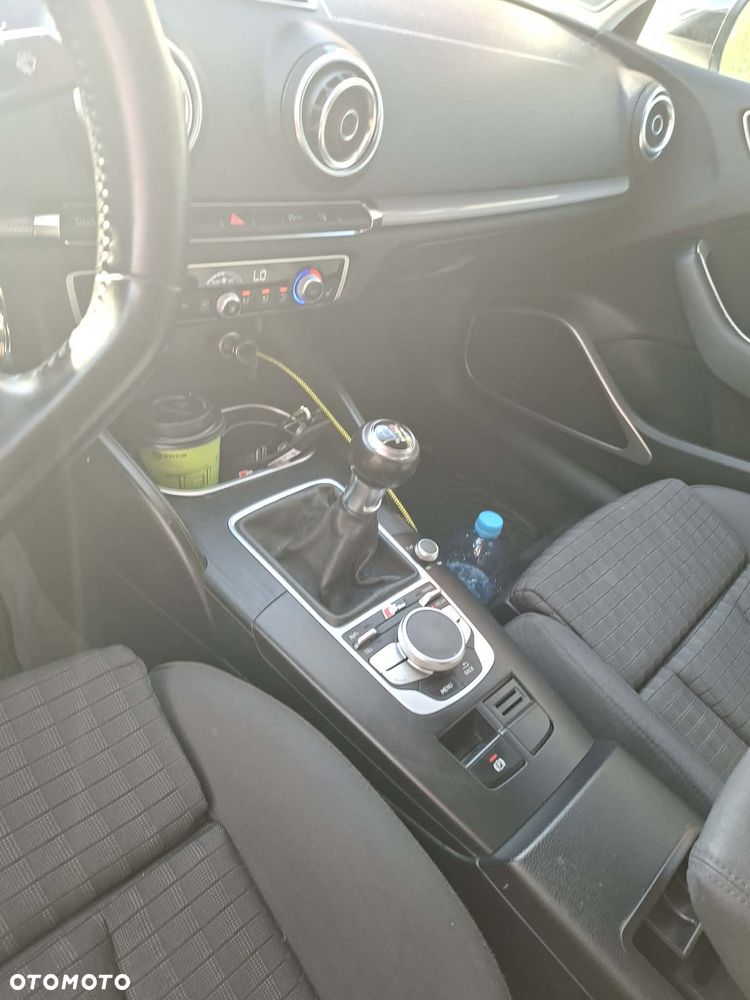 Audi A3 Limousine 2.0 TDI design - 8