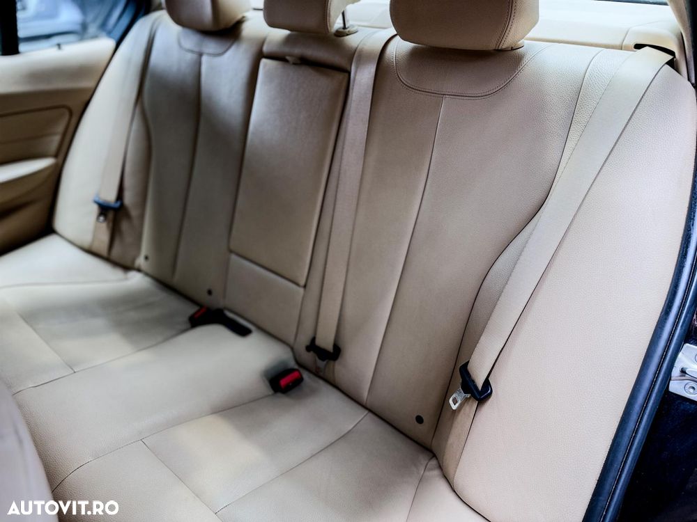 BMW Seria 3 320d Aut. Blue Performance Luxury Line - 25