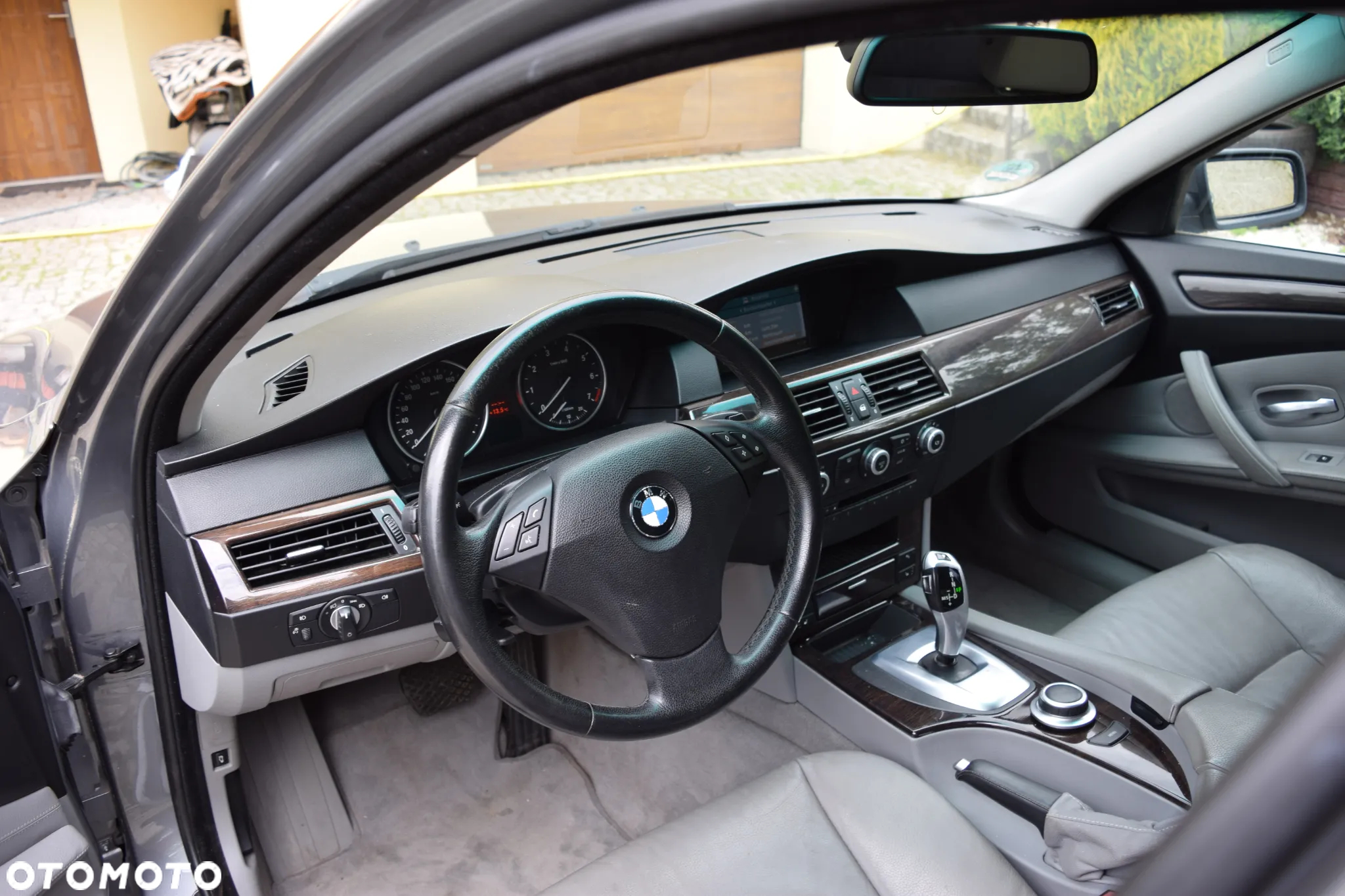 BMW Seria 5 523i Edition Sport - 12