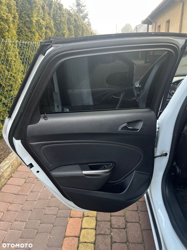 Opel Astra 1.6 Turbo Edition - 14