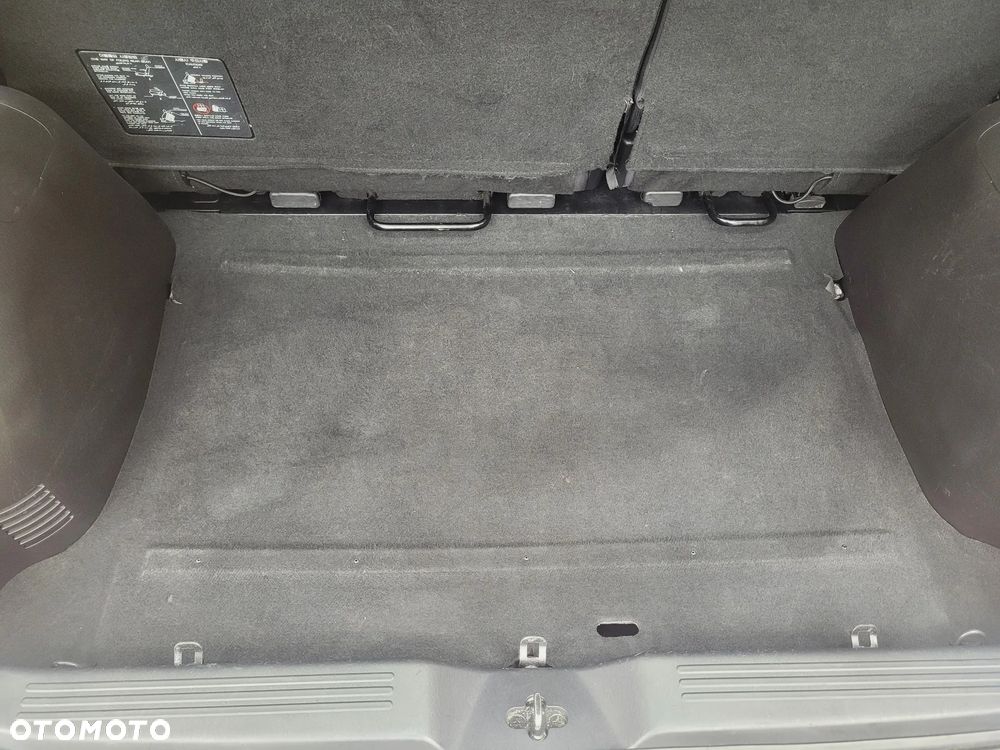 Hyundai Matrix 1.6 GLS - 24