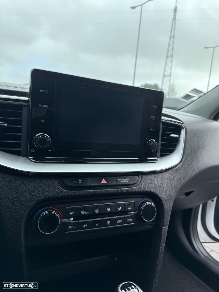 Kia Ceed SW 1.0 T-GDI Drive+SRF - 16