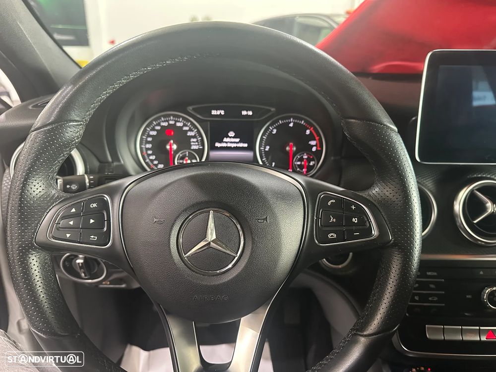 Mercedes-Benz A 180 d AMG Line - 8