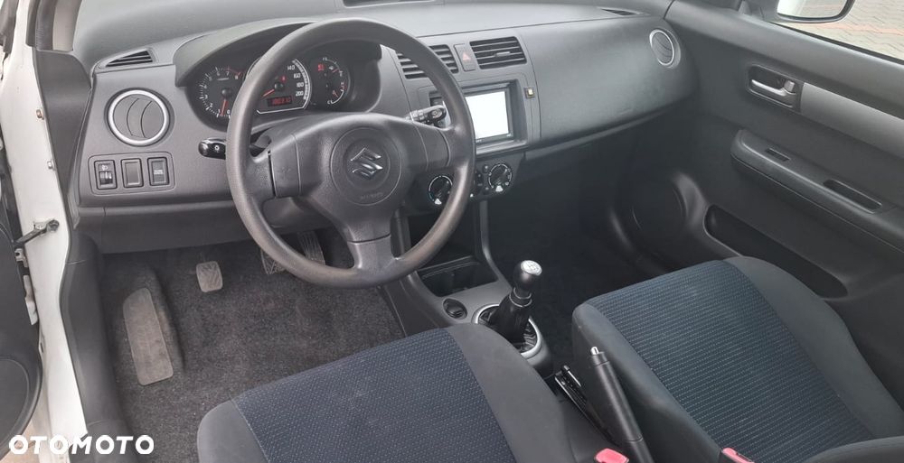 Suzuki Swift 1.3 Classic - 9